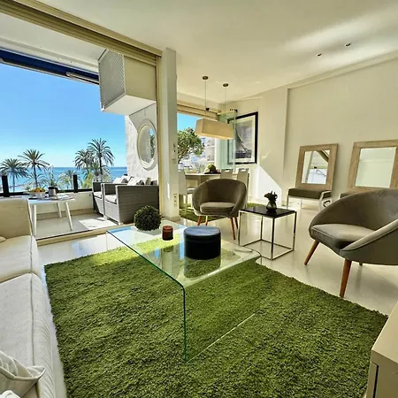 Sea View Apartment *